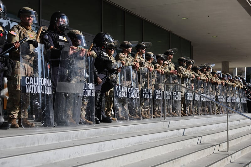 The US National Guard is awaiting an order from the White House, preparing to deploy to Washington